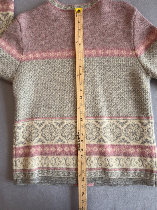 Beautiful Pink & Cream Nordic-Style Wool Cardigan with clasp detail - Picture 9 of 10